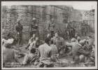 Obrońcy Westerplatte strzeżeni przez Niemców, fot. Hans Sönnke, wrzesień 1939 r. APG, 2384/22282/2  
