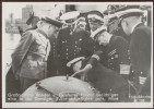   Gauleiter Albert Forster (od lewej) i wielki admirał Erich Raeder, dowódca morskich sił zbrojnych Niemiec (drugi od lewej), oglądają polską minę wyłowioną z Zatoki Gdańskiej, fot. Hans Sönnke, wrzesień 1939 r. APG, 2384/22281/13