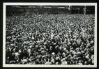 Tłumy wiernych wokół Bazyliki Mariackiej w Gdańsku podczas Mszy św. dziękczynnej diecezji gdańskiej za 1000 lat chrześcijaństwa w Polsce, 29 maja 1966 r. APG, 2384/29003,36.  